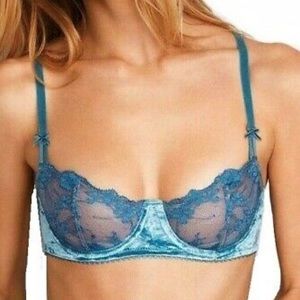 Victoria’s Secret Dream Angels Velvet Unlined Bra